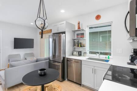 The Sweetest Suite - 91 Walkscore! Seattle Bagian luar foto